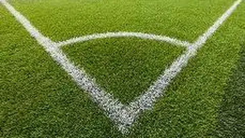 精彩对决！U17日本队半场领先朝鲜U17，麦吉闪电破门，金裕珍错失良机！