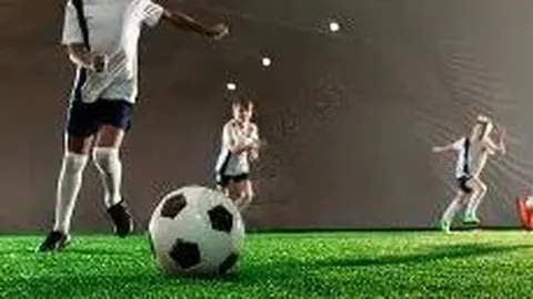 【火爆全场！55678人次见证，辽超总决赛梭鱼湾开战，大连队4-0完胜本溪，荣耀加冕！】